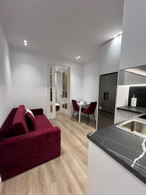 Spacious Apartment Ish-Blloku Area Tiranë Luaran gambar